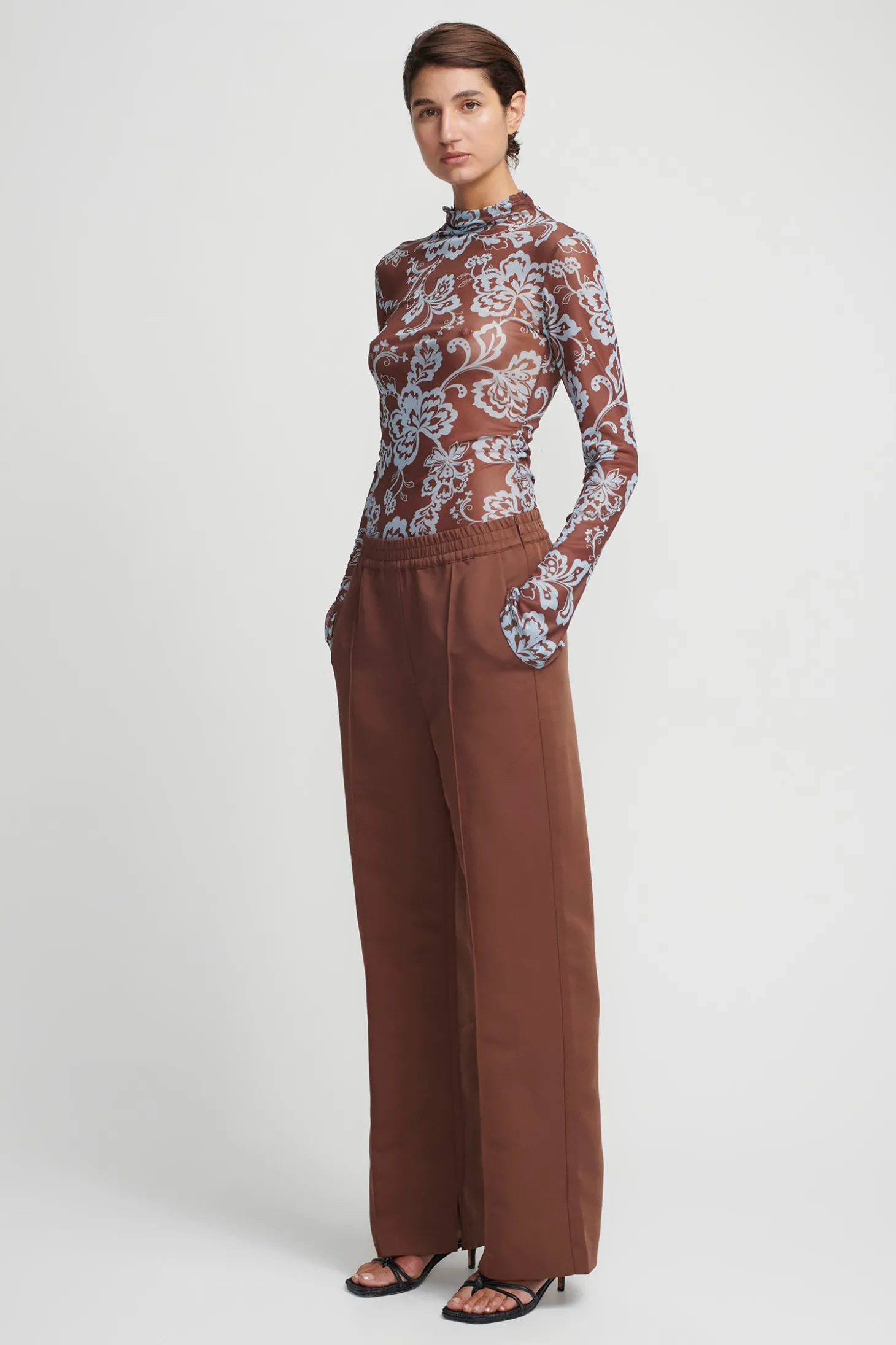 Aire Top Chocolate Blue Floral