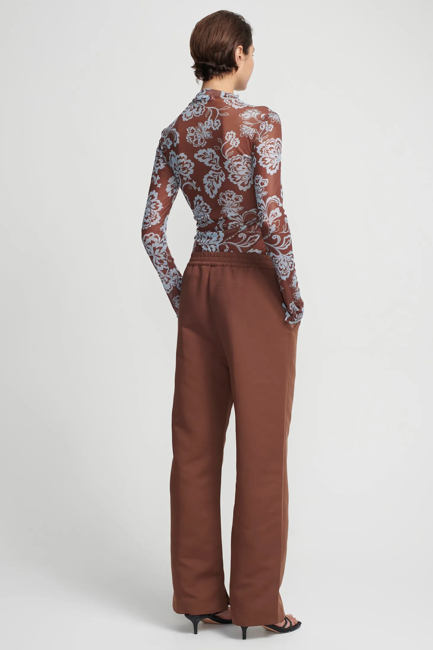 Aire Top Chocolate Blue Floral