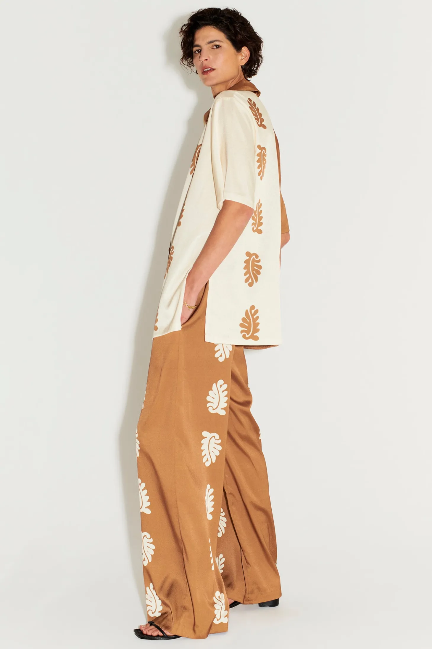 Carmine Relaxed Shirt Stencil Leaf