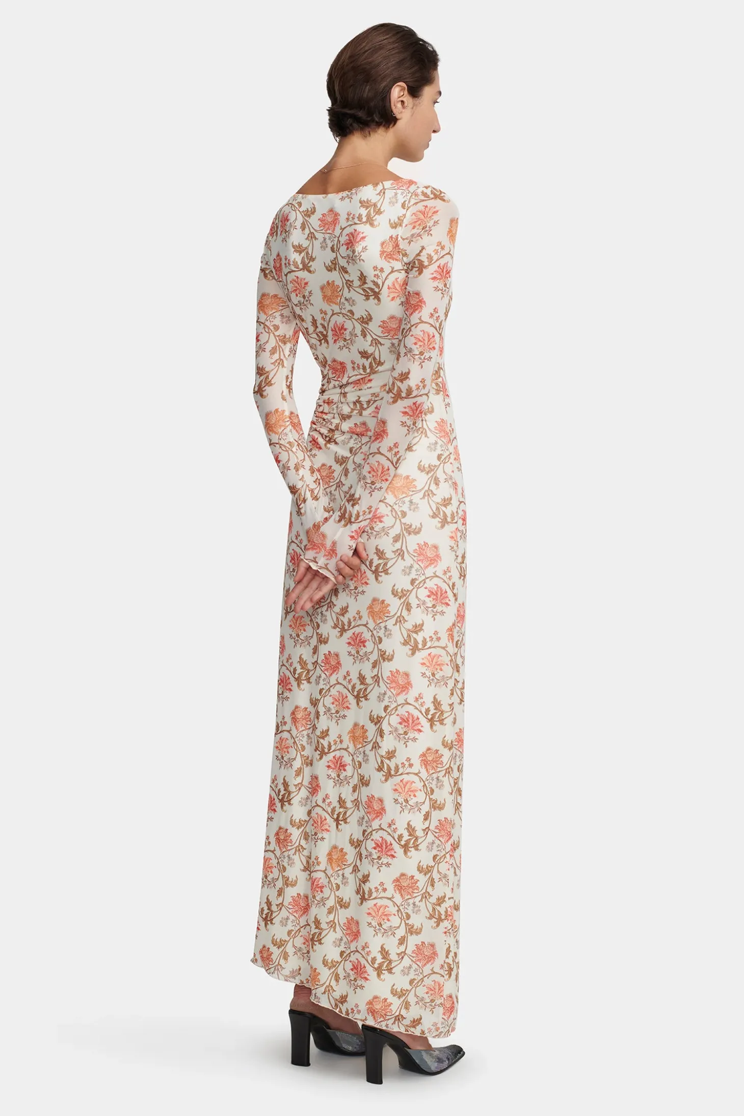 Zee Dress Cream Wallpaper